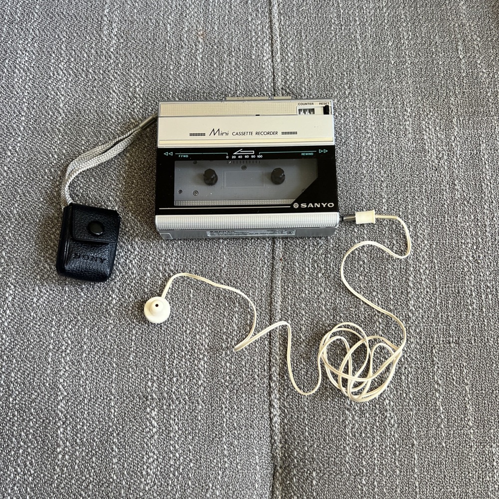Sanyo M 1120 Cassette Tape Recorder Vintage Cassette Player Untested